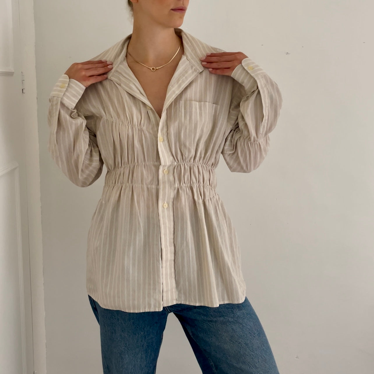 BEIGE STRIPE ELASTIC SHIRT