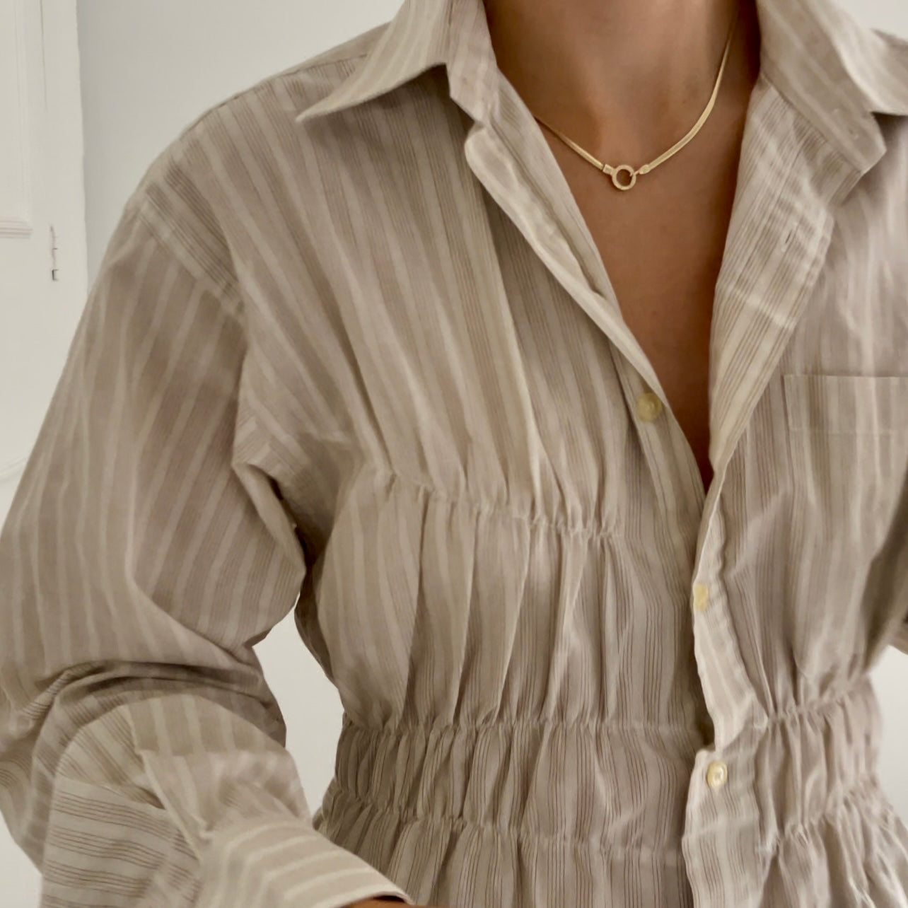 BEIGE STRIPE ELASTIC SHIRT